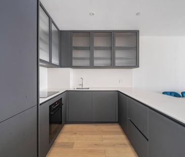 3 bedroom apartment to rent - Photo 2