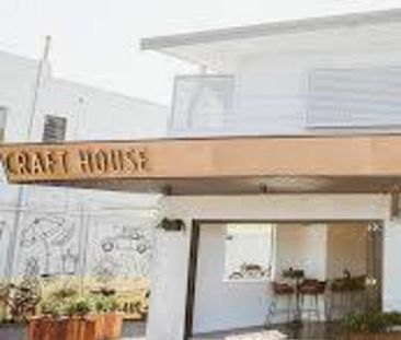 Spacious 4-Bedroom Family Home � Walk to John Flynn Hospital - Photo 3