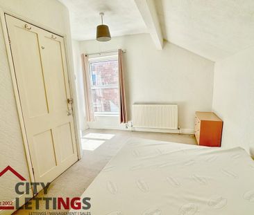 4 bedroom end of terrace house to rent - Photo 4