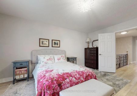 Condo Townhouse For Lease | N9255432 - Photo 4