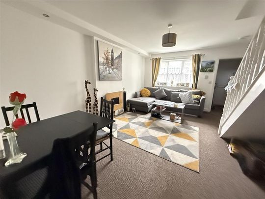 2 bedroom townhouse to rent - Photo 1