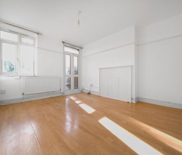 Flat to rent - Comber Grove, London, SE5 - Photo 3