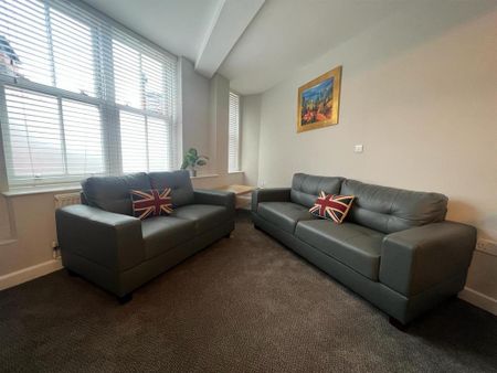3 bedroom apartment to rent - Photo 2