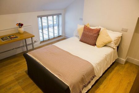 1 bedroom in a house share to rent - Photo 3