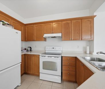 For Lease - 2395 Woodstock Trail, Oakville, Ontario - Photo 5