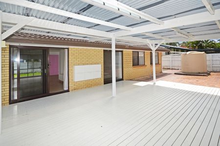 26 Lowanna Drive, Ashmore QLD 4214 - House For Rent | Domain - Photo 3