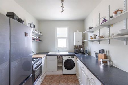 2 Bed Flat, South Norwood Hill, SE25 - Photo 4