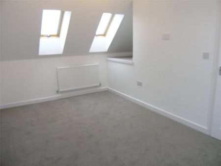 Regal Walk, Bridgwater, TA6 - Photo 3