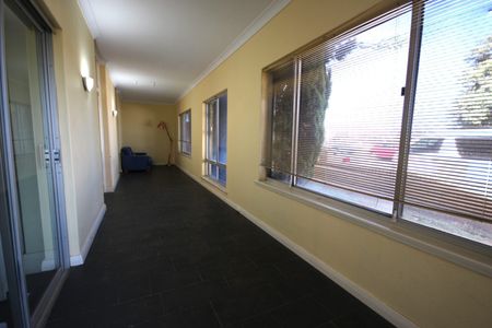 Adelphi Tce (H54), Glenelg – Room E - Photo 2