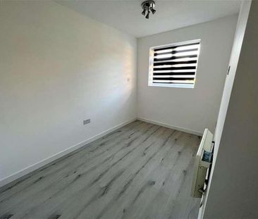 Springwood Crescent, Edgware, HA8 - Photo 2