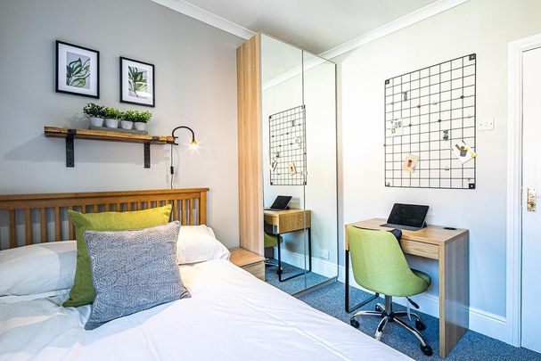 1 bedroom in a house share to rent - Photo 1