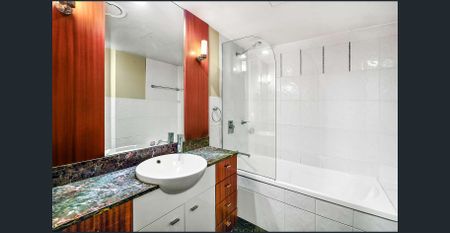 Chevron Renaissance 2 Bed, 2 Bath + 1 Car — $925/week - Photo 4