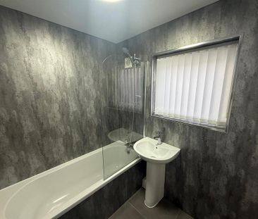 2 bedroom property to rent - Photo 4