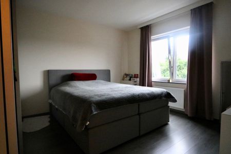 Prachtige woning met 2 slaapkamers, een bureau en een garage te Belsele! - Foto 2