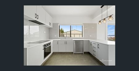 Superb family home - Photo 5