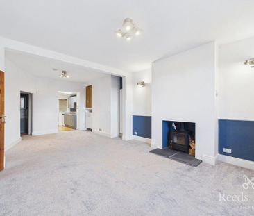 4 bedroom end of terrace house to rent - Photo 1