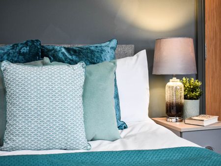 Knowle Mount (Room 2), Burley, Leeds - Photo 2