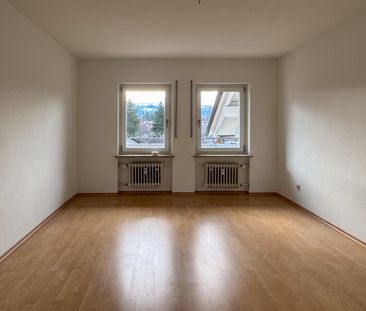 Bereits bezugsfrei – schöne 3-Zi-Dachgeschosswohnung in ruhiger Woh... - Photo 4