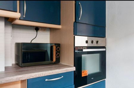 3 bedroom terraced house to rent - Photo 5