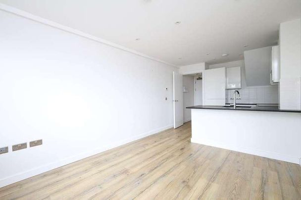 Horsham Gates Two, Horsham, RH13 - Photo 1