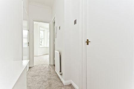 1 bed flat to rent in R L Stevenson Avenue, Bournemouth, BH4 - Photo 3