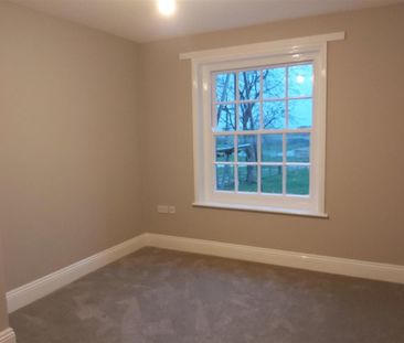 3 bedroom end of terrace house to rent - Photo 4