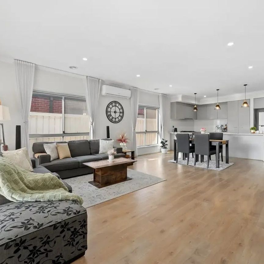 Modern Four-Bedroom Family Home in Smith Lane Estate!! - Photo 1