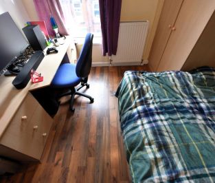 6 bedroom House in Thornville Terrace, Leeds - Photo 6