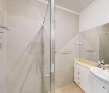 Fully Furnished Carlton North Living, Space, Style & Unbeatable Loc... - Photo 1