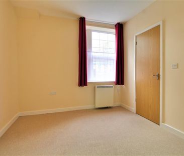 Gable End, Victoria Road, Aldershot, GU11 - Photo 3