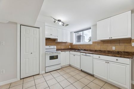 For Lease - 48 Scott Street, Whitby, Ontario - Photo 5