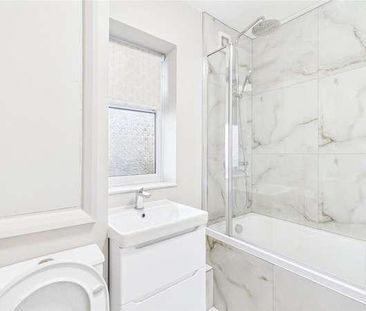 Dale Court, Grove Hill, South Woodford, London, E18 - Photo 5