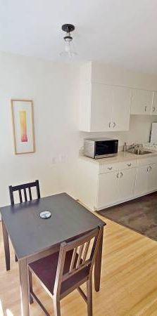 Spacious & Bright 2-Bedroom Apartment – Prime Location! - Photo 1