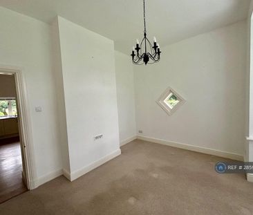 2 bedroom bungalow to rent - Photo 3
