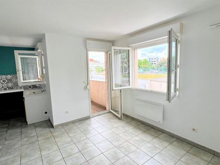 Location Appartement 2 pièces 48m² CLERMONT FERRAND 63000 - Photo 3