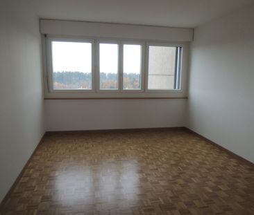 Tscharnergut - Grosszügige Wohnung im 11. OG - Photo 2