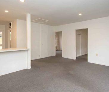 Prime 2-Bedroom Merivale Living - Photo 2