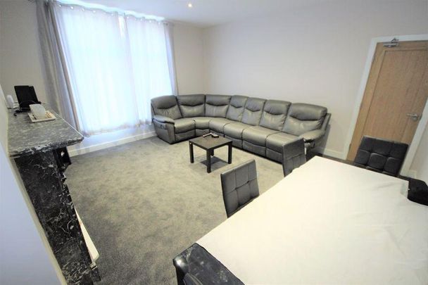 1 bedroom in a house share to rent - Photo 1