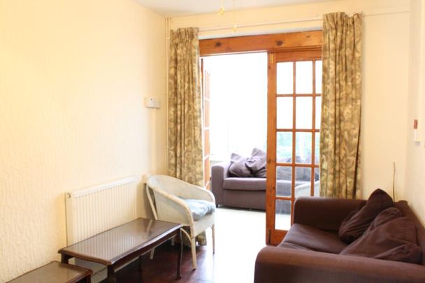 Pond Meadow, Guildford, Surrey, GU2 8LE - Photo 1