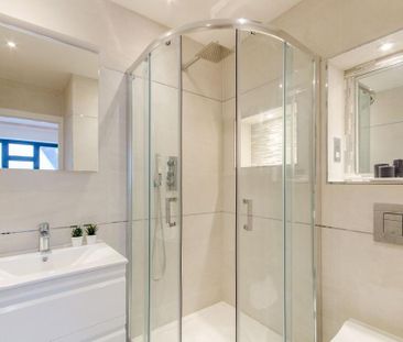 3 bedroom mews to rent - Photo 6