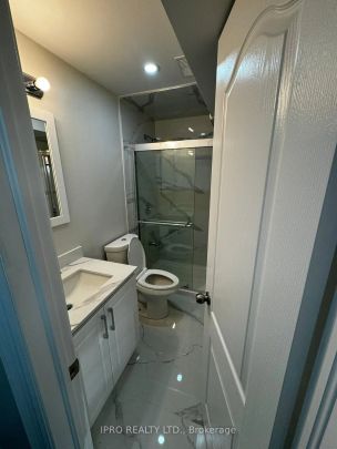 Detached Home For Lease | W9037369 - Photo 1