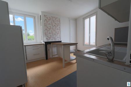 Location Appartement 4 pièces 121m² ROUEN 76000 - Photo 3