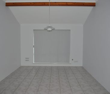 7 Mildwaters Place, Mount Tarcoola, WA 6530 - Photo 3