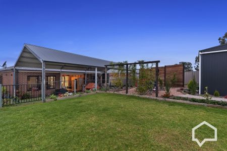 29 Londonderry Way Epsom VIC - Photo 3