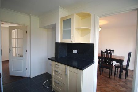 4 bedroom semi-detached house to rent - Photo 4