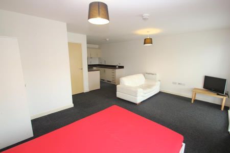 Studio to rent - Photo 5