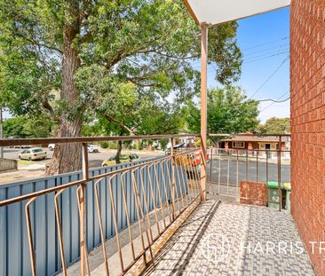 Updated Ground-Floor Unit with Modern Comforts, Includes 1 Week Fre... - Photo 6