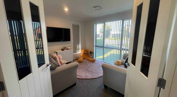 A Place to Call Home in Clarks Beach - Photo 1