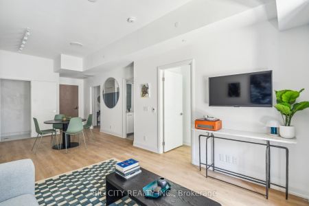 305 36 Brentcliffe Road - Photo 3