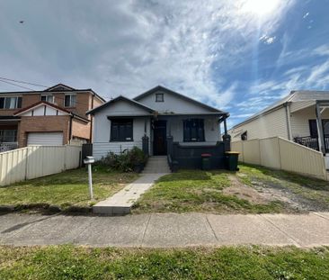 Available 4 December - Photo 3